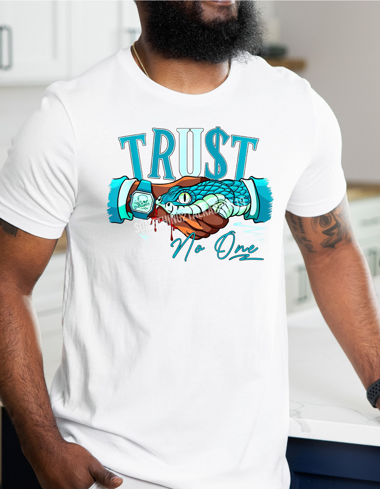 Trust No One (Snake Handshake) T-shirts Unisex